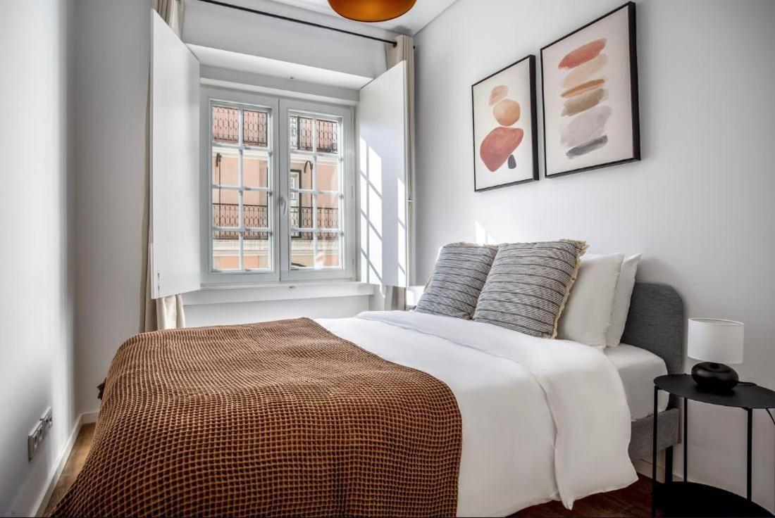 Private Bedrooms In The Heart Of Lisbon Bagian luar foto