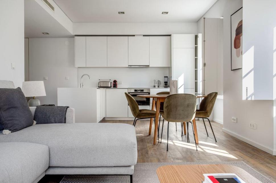 Private Bedrooms In The Heart Of Lisbon Bagian luar foto