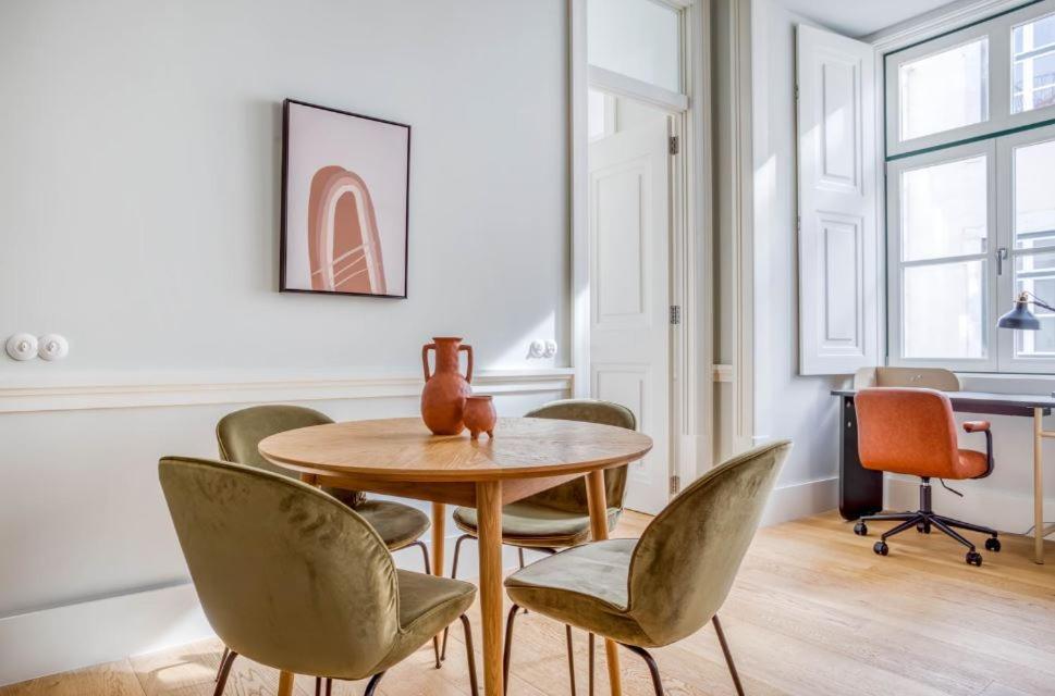 Private Bedrooms In The Heart Of Lisbon Bagian luar foto