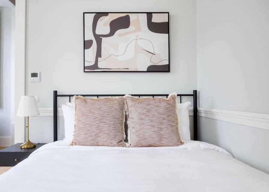 Private Bedrooms In The Heart Of Lisbon Bagian luar foto